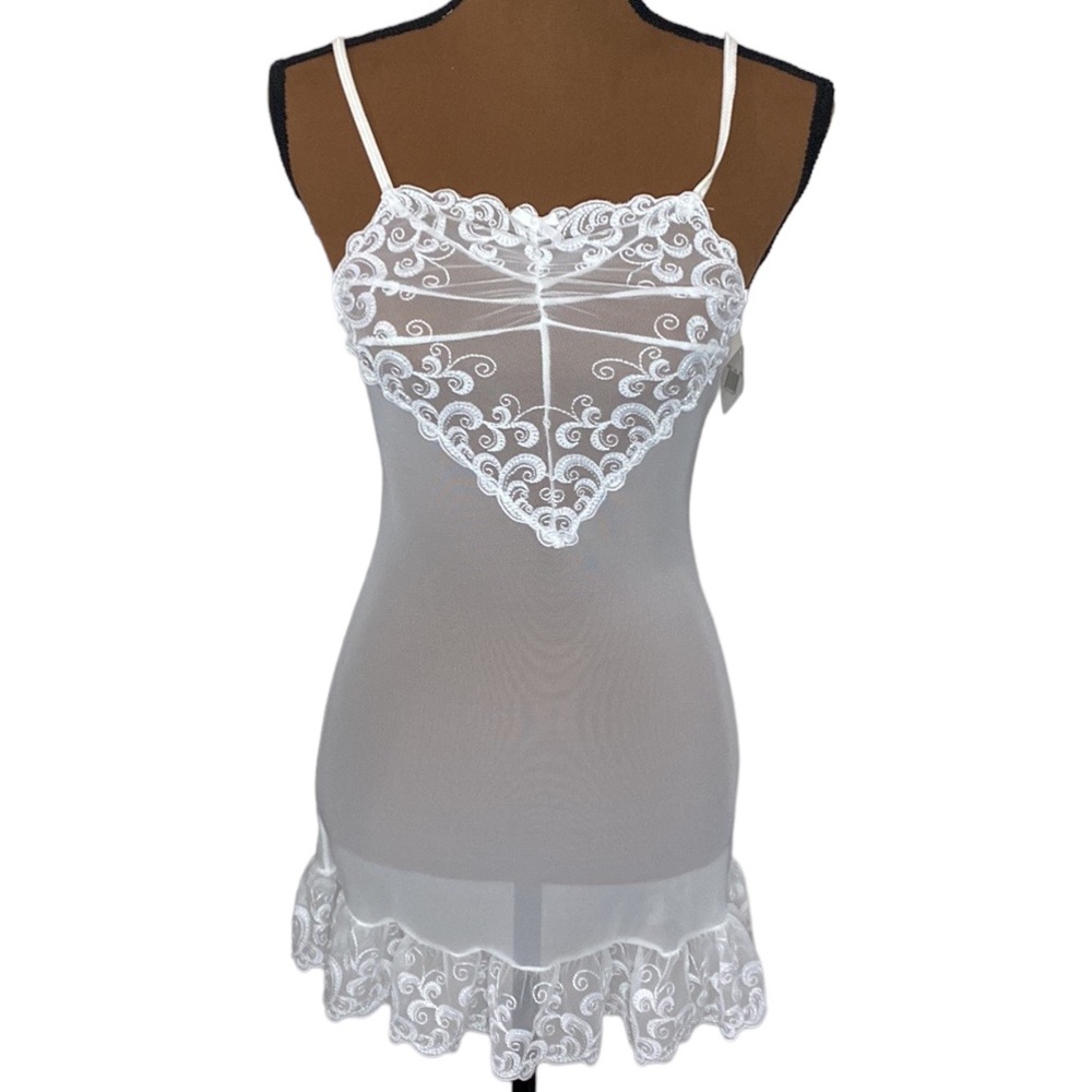 Fantasy Lingerie sheer mesh lace trim ruffled chemise negligee in white size S